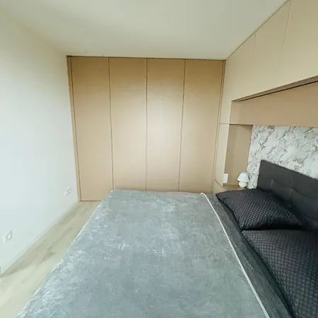 Apartment Moruse Airport